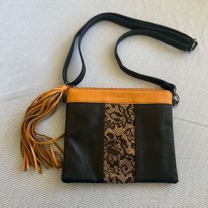Crossbody black & tan bag with lace design